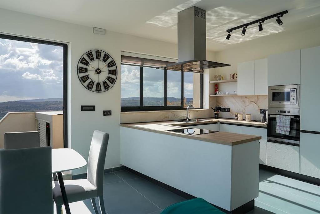 Apartmán Lux Sea&Country Views With Pool Mellieħa Exteriér fotografie